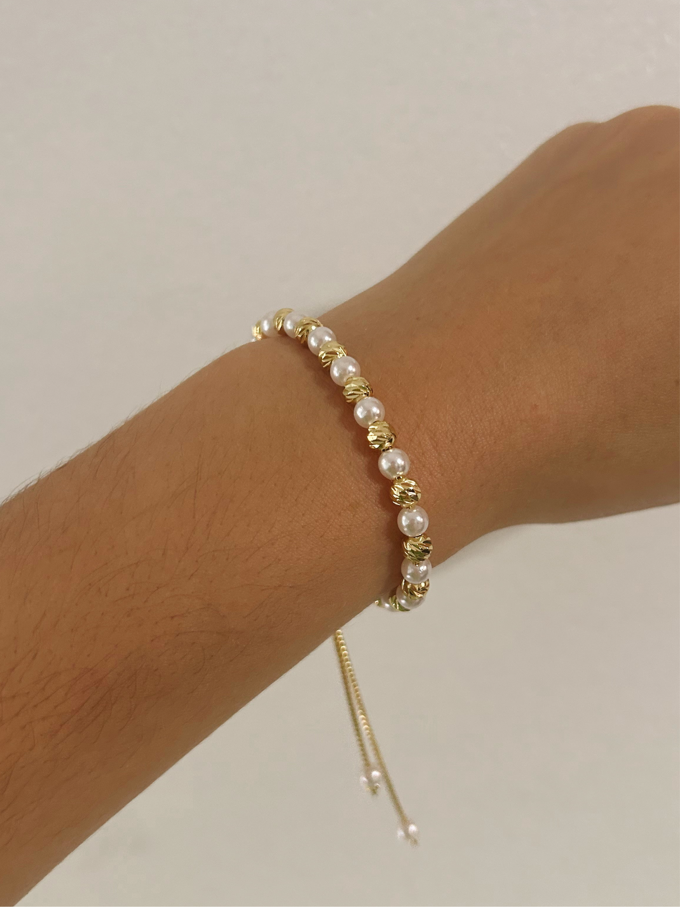 Perlada Dainty Bracelet
